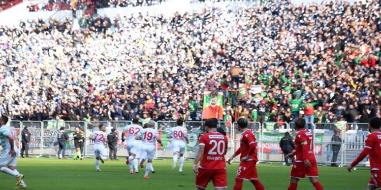Amedspor sahasında Samsunspor’u 3 golle alt üst etti