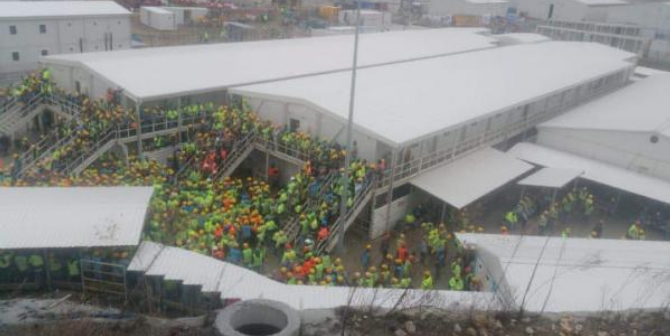 Başakşehir’de inşaat işçileri iş bırakıp, yürüyüşe geçti