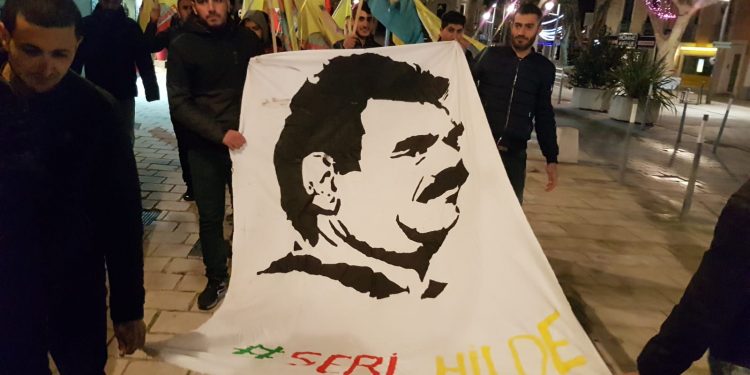 Tevgera Ciwanên Şoreşger’den Fransa’da sivil itaatsizlik eylemi!