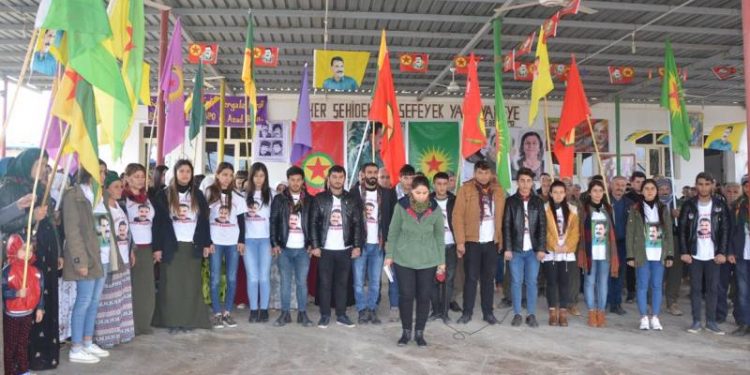 Mexmurlu gençler açlık grevini devraldı