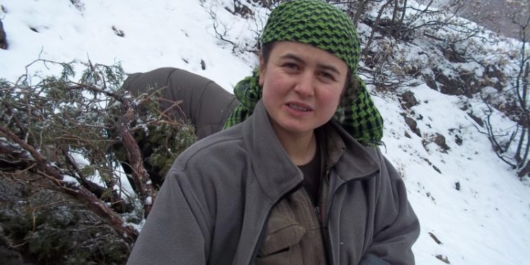 Efsunlu demlerin sedalı yüreği