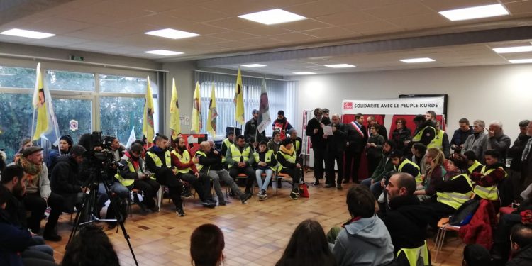 Kürt gençleri ve enternasyonalistler Fransa Komünist Partisinin misafiri oldular