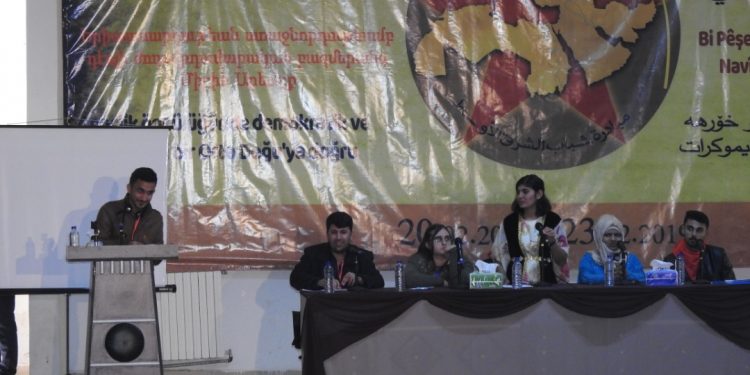 Ortadoğu Gençlik Konferansı ikinci gününde tartışmalarla sürüyor