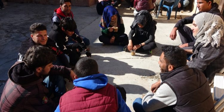 Raqqa’da gençlik eğitim devresi açıldı