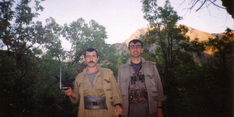 İki yoldaş, iki yiğit, iki kardeş