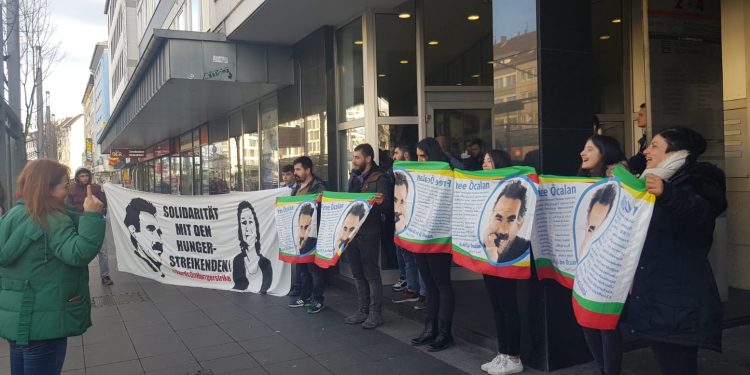 Kürt gençleri Bonn’da Avrupa Komisyonu’nu işgal etti! – YENİLENDİ