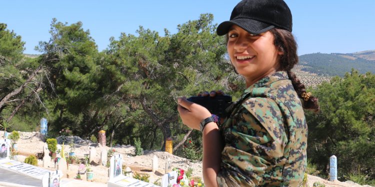 YPJ, Efrîn’de şehit düşen Basın İrtibat Merkezi üyesi Rohenda’yı andı