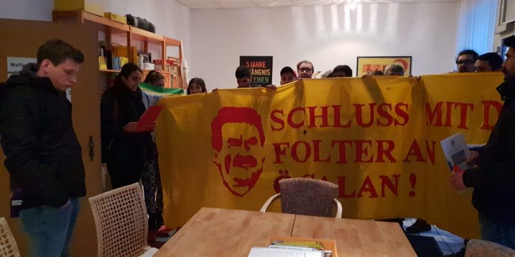 YENİLENDİ – Dortmund’da Af Örgütü’nü işgal eden gençler eylemi sonlandırdı