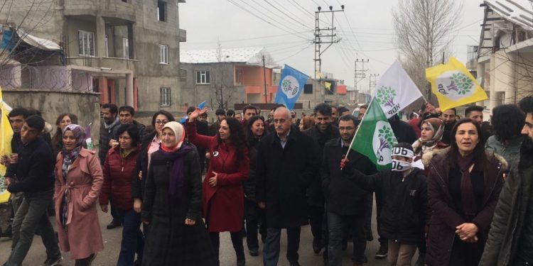 Xaçort’ta tecride karşı yürüyüş