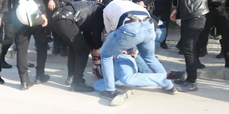 Adana’da işgalci polis Newroz kitlesine saldırdı