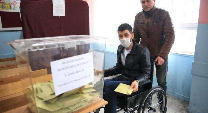 84 gündür açlık grevinde olan Sedat Akın oyunu kullandı