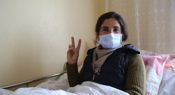 Açlık grevinde olan Gurbet Ektiren oyunu kullandı