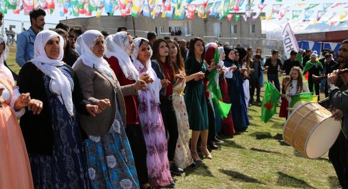 Botan’da binler Newroz’u kutluyor