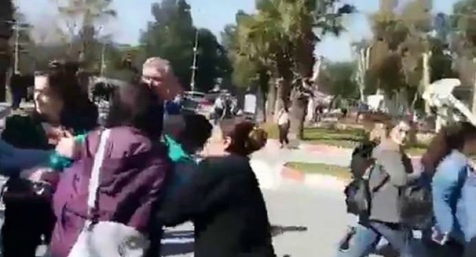 Ege Üniversitesin’de 8 Mart etkinliğine saldırı: 7 öğrenci gözaltı alındı