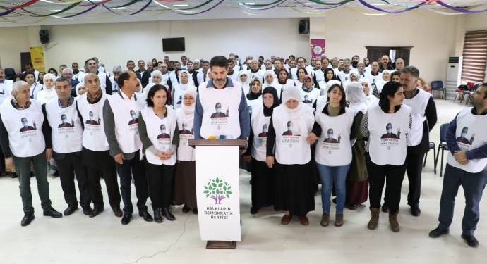 Polisin saldırılarına karşı halk nöbet eylemine başladı