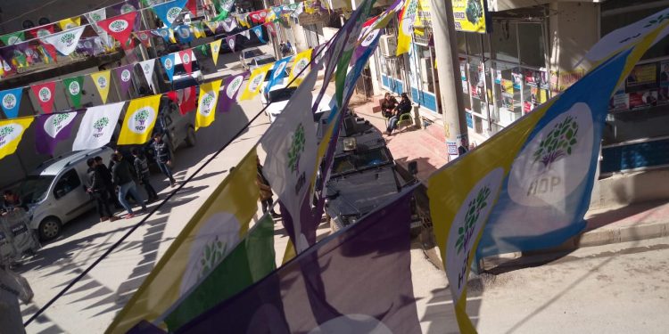 Nusaybin’de yurttaşlar bütün engellemelere rağmen yürüdü- YENİLENDİ