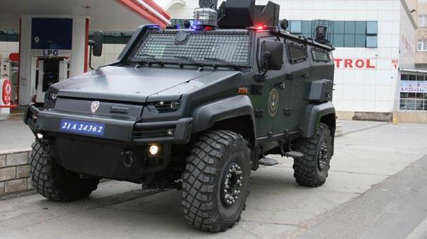 Amed seçimi 19 bin işgalci asker ve polisin ablukasında