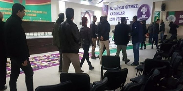 HDP Amed il binasında gözaltına alınan yurttaşlar serbest bırakıldı