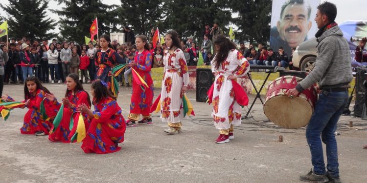 Efrînli gençler 4 Nisanı kutladı