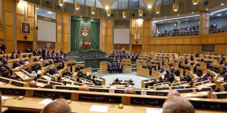 Ürdün parlamentosu çocuk yaşta evliliğe onay verdi