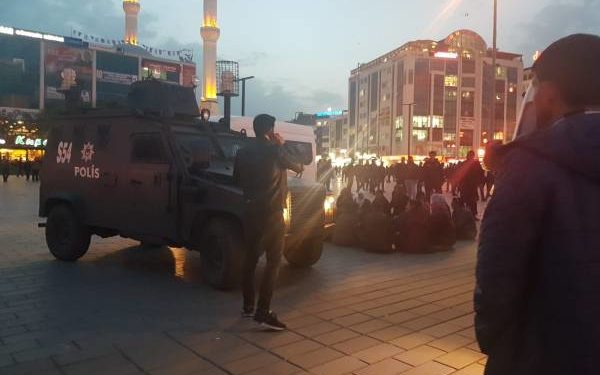 Esenyurt’ta faşist polisler yurttaşlara saldırdı: 5 yurttaş gözaltına alındı