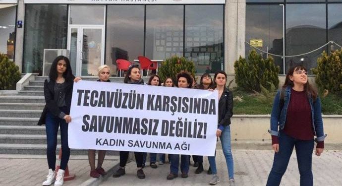 Kadınlar, “Tecavüze karşı savunmasız değiliz”