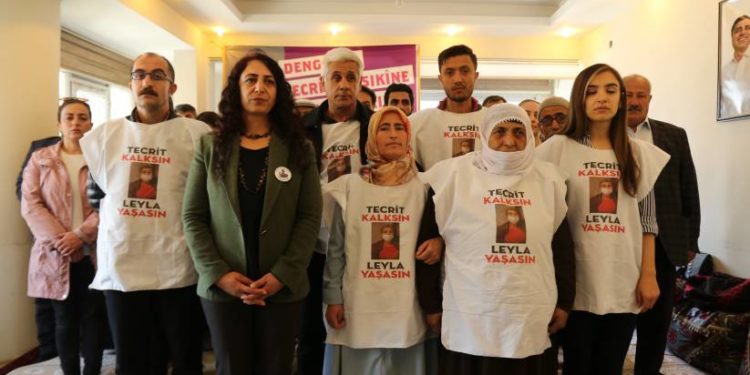 Tutsak aileleri 3 günlük açlık grevine başladı