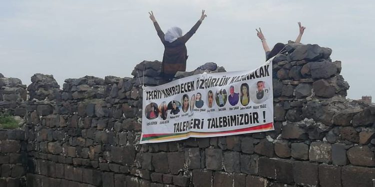 Kadınlardan Surlarda eylem