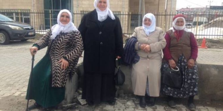 10 aileden Xerzan Mezarlığı’ndan çıkarılan cenazeler için başvuru