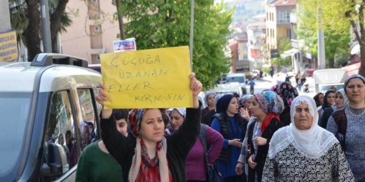 Esenyurt’ta cinsel istismar suçu: Mahalleli sokağa çıktı