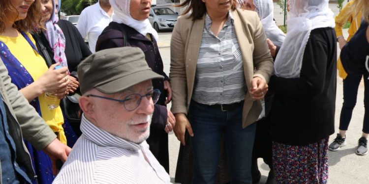 Gebze’de faşist Türk polisi avukatları darp etti