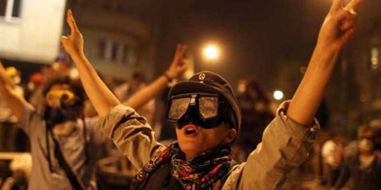 Gençlik İsyandır!