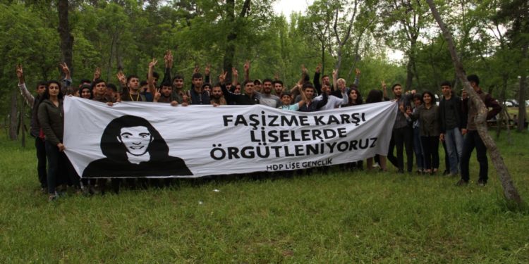 Amed gençliği gezide bir araya geldi