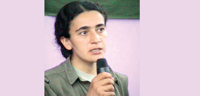 Nisan güneşi ve yağmuruyla yıkanan süsenlere