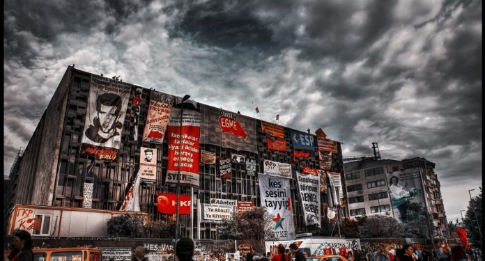 Sandığın Meşruiyet Krizini Fırsata Çevirelim!