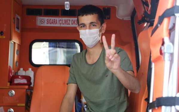 Tahliye edildikten sonra eylemlerine devam eden direnişçiler hastaneye kaldırıldı