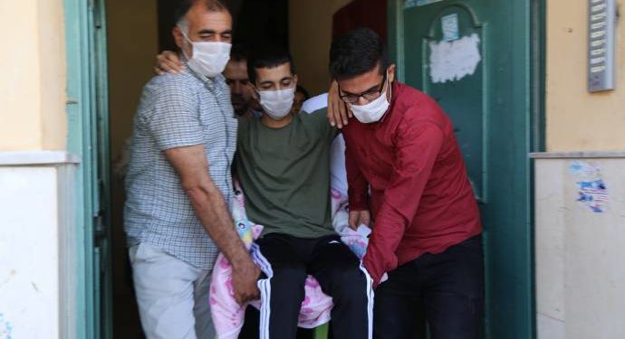 Açlık grevi direnişine evlerinde devam eden 5 direnişçi hastaneye kaldırıldı