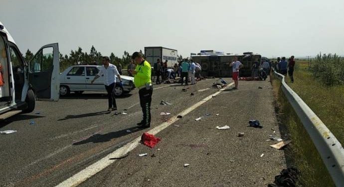 1 Mayıs kutlamalarına giden işçiler kaza yaptı: 5 işçi yaşamını yitirdi