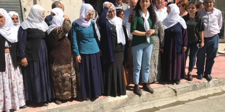 Nisêbîn’de direnişçilerin ailelerinden açıklama