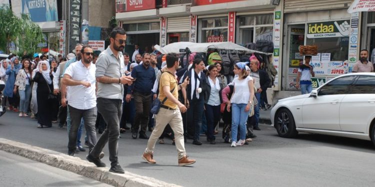 Amed’de yurttaşlar: Sonuna kadar direneceğiz