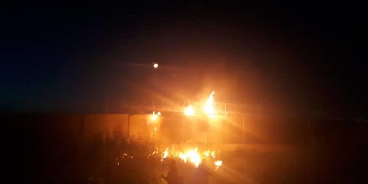 SON DAKİKA – Rojava gençliği işgal duvarına molotoflu eylem gerçekleştirdi