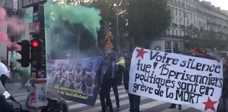 Paris’te gençlikten tecride karşı eylem