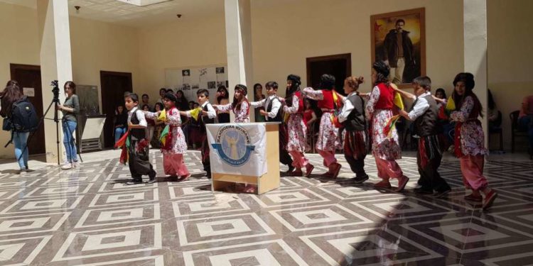 Kobanê Üniversitesi ilk eğitim yılını kutlamayla tamamladı