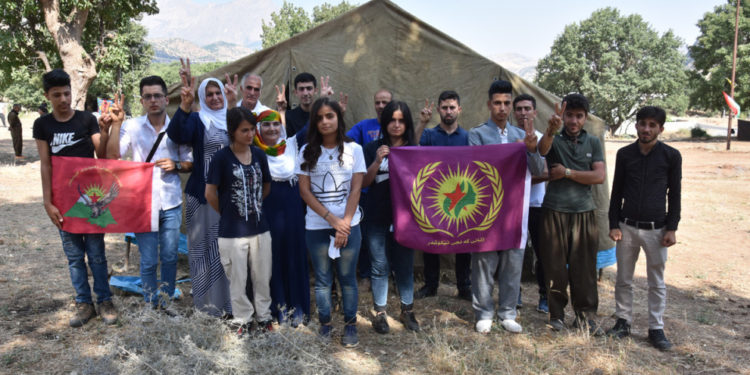 Gençlerden cinsel saldırıda bulunan erkeklerin bırakılmasına tepki