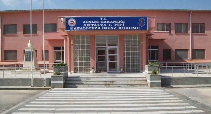 Antalya’da kadın direnişçiler tedavi edilmiyor