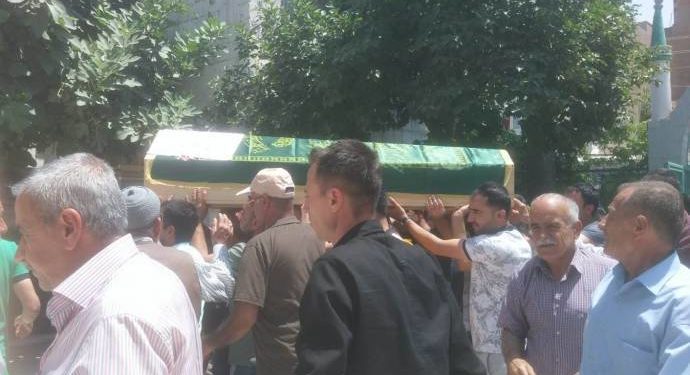 İntihar eden Kürt genci toprağa verildi