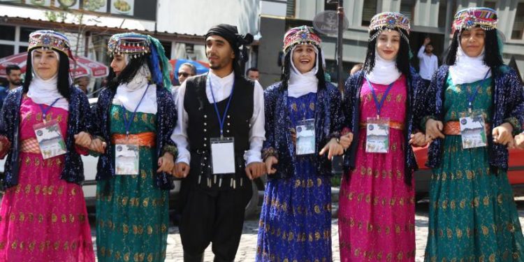 Serhat Kültür festivali renkli başladı