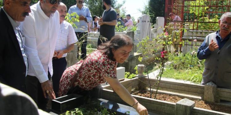 İstanbul’da özgürlük şehitlerine bayram ziyareti