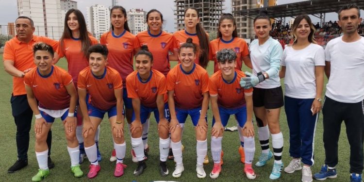 Kayseri’deki futbol maçında ırkçı saldırı