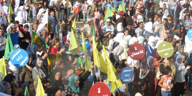 Rojava’da binler işgal saldırılarına karşı eylemde